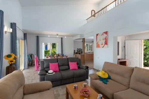 المرافق, Villa Cabriel by Villa Plus in El Rafalet المرافق, Villa Cabriel by Villa Plus in El Rafalet