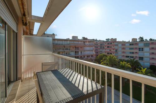 Nice apartment with balcony and swimming pool - Vallauris - Welkeys