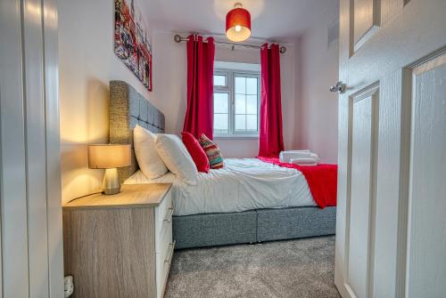 Modern 3 Bedroom 2 Bath House with Parking, Wednesbury, Birmingham in Wednesbury Modern 3 Bedroom 2 Bath House with Parking, Wednesbury, Birmingham in Wednesbury