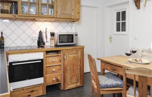 مطبخ, 2 Bedroom Amazing Apartment In Dagebüll (2 Bedroom Amazing Apartment In Dagebull) in داجيبول مطبخ, 2 Bedroom Amazing Apartment In Dagebüll (2 Bedroom Amazing Apartment In Dagebull) in داجيبول