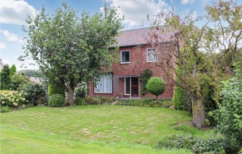 Exterior view, Stunning home in Acquoy with 9 Bedrooms and WiFi in Asperen Exterior view, Stunning home in Acquoy with 9 Bedrooms and WiFi in Asperen