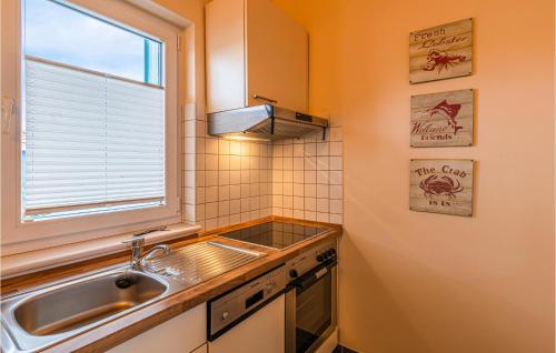 Kitchen, Nice home in Wesselburenerkoog with Sauna, WiFi and 2 Bedrooms in Wesselburenerkoog Kitchen, Nice home in Wesselburenerkoog with Sauna, WiFi and 2 Bedrooms in Wesselburenerkoog