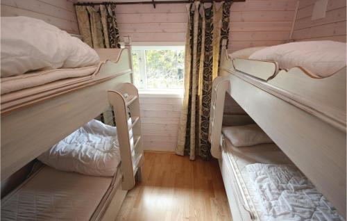Beautiful home in Sjusjen with 3 Bedrooms, Sauna and WiFi in Sjusjoen Beautiful home in Sjusjen with 3 Bedrooms, Sauna and WiFi in Sjusjoen