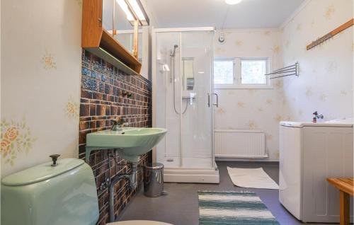 Bathroom, Holiday home Hangvar Gullauser Larbro in Ire Bathroom, Holiday home Hangvar Gullauser Larbro in Ire