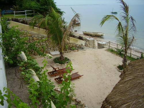 This photo about Varanda - Vilankulo shared on HyHotel.com