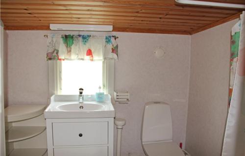Bathroom, One-Bedroom Holiday Home In Sturko in Sturkö Bathroom, One-Bedroom Holiday Home In Sturko in Sturkö