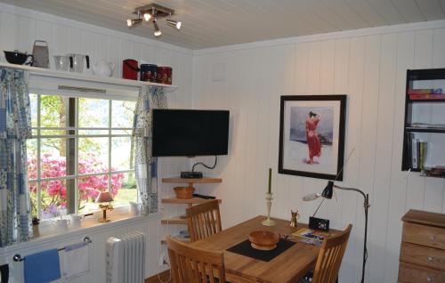 Awesome apartment in Norheimsund with WiFi in Norheimsund Awesome apartment in Norheimsund with WiFi in Norheimsund