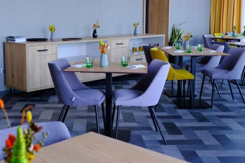 Ресторан, KIRÁLY PARK HOTEL (KIRALY PARK HOTEL) in Сомбатхей Ресторан, KIRÁLY PARK HOTEL (KIRALY PARK HOTEL) in Сомбатхей