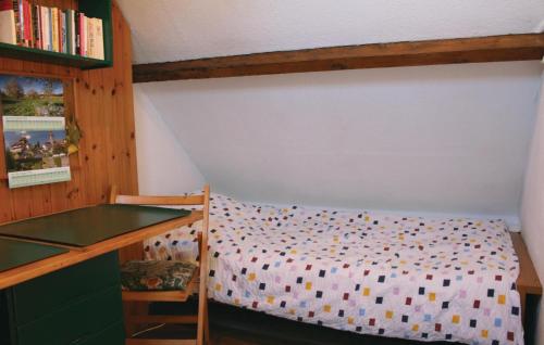 Habitación, Awesome home in Stavenisse with 2 Bedrooms and WiFi in Tholen Habitación, Awesome home in Stavenisse with 2 Bedrooms and WiFi in Tholen
