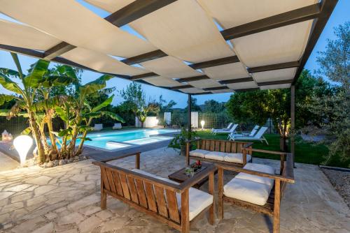 Elenas Village house - Dream apt w Pool & Terrace in Mousoures Elenas Village house - Dream apt w Pool & Terrace in Mousoures