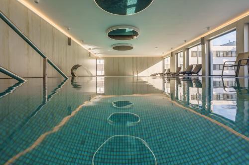 สระว่ายน้ำ, Hotel Solny in โคโลเบอร์เซก สระว่ายน้ำ, Hotel Solny in โคโลเบอร์เซก