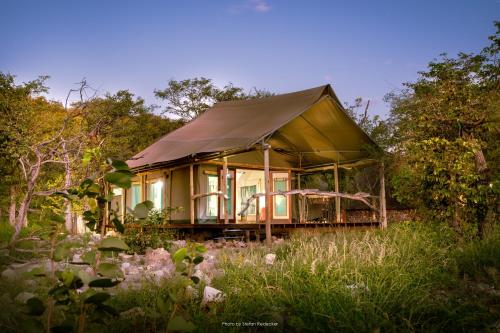 Fasilitas, Ongava Tented Camp in Outjo Fasilitas, Ongava Tented Camp in Outjo