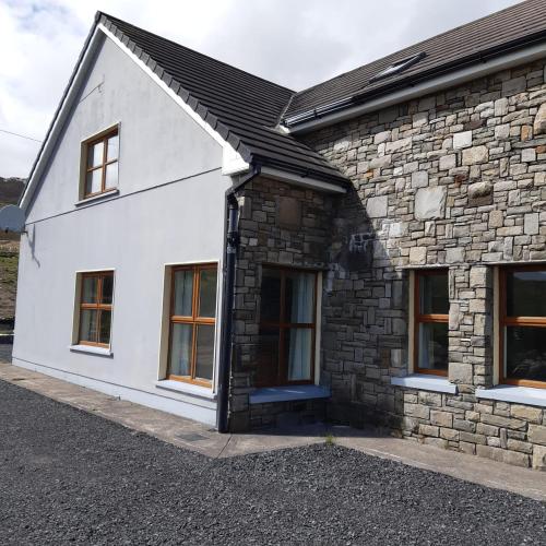 Экстерьер, Large Achill Island Holiday Home with panoramic sea views F28 Y576 - 3 Bedrooms Sleeps 8 - situated in Акилл-Саунд Экстерьер, Large Achill Island Holiday Home with panoramic sea views F28 Y576 - 3 Bedrooms Sleeps 8 - situated in Акилл-Саунд