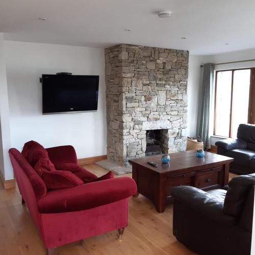 Large Achill Island Holiday Home with panoramic sea views F28 Y576 - 3 Bedrooms Sleeps 8 - situated in Achill Sound Large Achill Island Holiday Home with panoramic sea views F28 Y576 - 3 Bedrooms Sleeps 8 - situated in Achill Sound