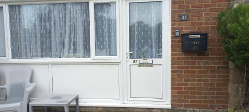 SQUIRRELSTONE in Cowes West and Gurnard SQUIRRELSTONE in Cowes West and Gurnard