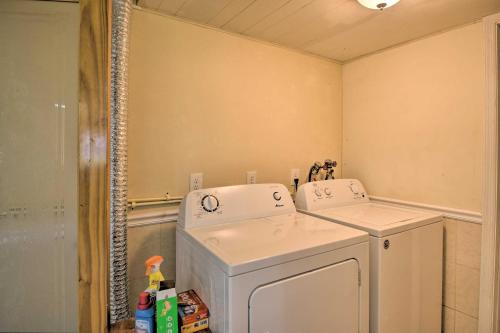 Waterfront Welaka Escape with Private Docks! in East Palatka (FL) Waterfront Welaka Escape with Private Docks! in East Palatka (FL)