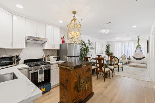 SF Newly Remodeled Charming 2bd With 100% Walking Score in Richmond District SF Newly Remodeled Charming 2bd With 100% Walking Score in Richmond District