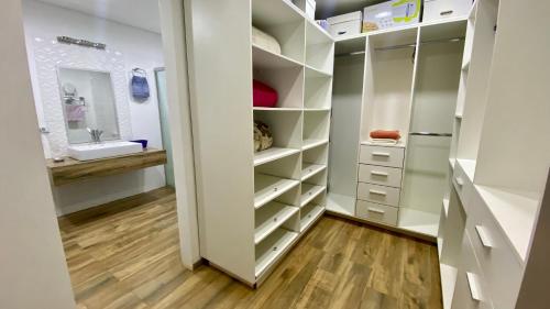 Agradable casa independiente con jardin y estacionamiento in Ciudad del este Agradable casa independiente con jardin y estacionamiento in Ciudad del este