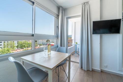 Apartaments La Perla Negra near Platja de Cala Agulla Apartaments La Perla Negra near Platja de Cala Agulla