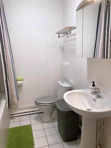 Facilities, Chez Karine 1 in Arpajon Facilities, Chez Karine 1 in Arpajon