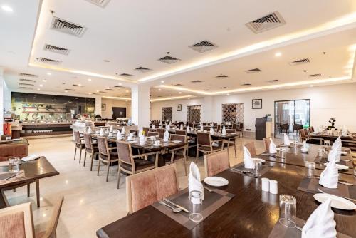 레스토랑, 솔티 웨스트엔드 프리미어 (Soaltee Westend Premier) in 네팔군즈 레스토랑, 솔티 웨스트엔드 프리미어 (Soaltee Westend Premier) in 네팔군즈