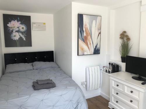 Quartos, Lovely Modern decorated 1 bed Studio in Newport Central Quartos, Lovely Modern decorated 1 bed Studio in Newport Central