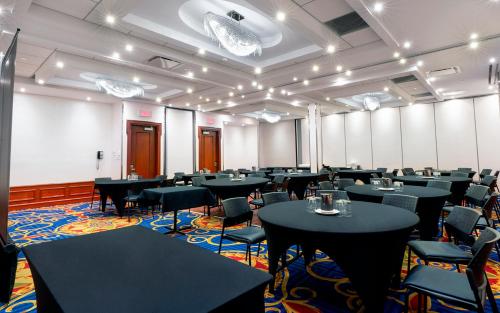 Banquet hall, Hotel Plaza Quebec in Quebec City (QC) Banquet hall, Hotel Plaza Quebec in Quebec City (QC)