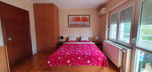 Julija 2 in Gornji Grad Julija 2 in Gornji Grad