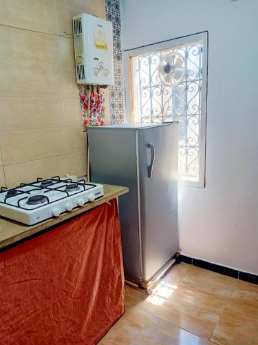 厨房, Comfortable apartment near central Tunis with terrace in 图尔贝特埃尔贝 厨房, Comfortable apartment near central Tunis with terrace in 图尔贝特埃尔贝
