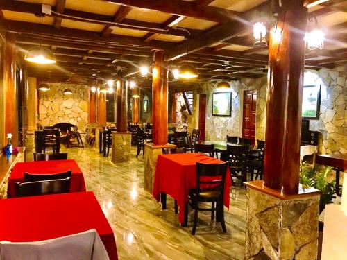 Ravintola, DONG VAN CLIFFSIDE HOUSE in Dong Van Ravintola, DONG VAN CLIFFSIDE HOUSE in Dong Van