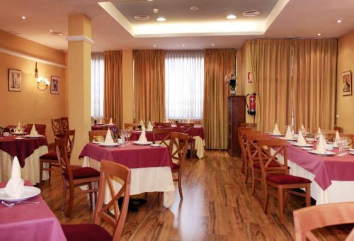 Hostal Plaza Mayor in Torrejon de Ardoz Hostal Plaza Mayor in Torrejon de Ardoz