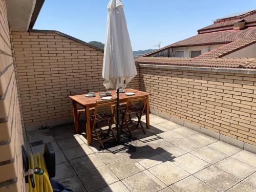 Balcó/terrassa, Duplex 6 plazas para desconectar de la rutina in Oliana Balcó/terrassa, Duplex 6 plazas para desconectar de la rutina in Oliana