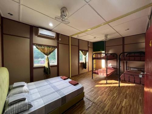 Liana Hostel Taman Negara in Kuala Tahan Liana Hostel Taman Negara in Kuala Tahan