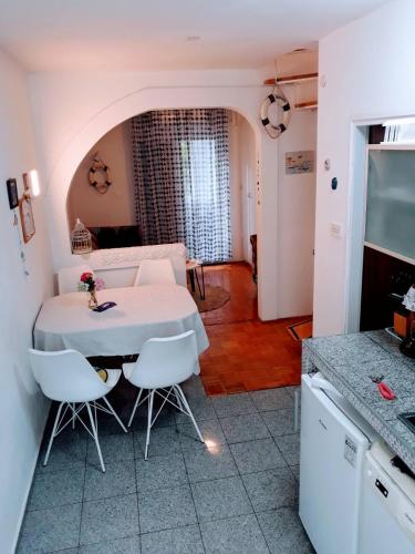 Apartment Jadranka in Malinska Apartment Jadranka in Malinska