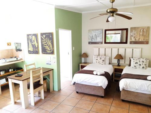 Tourist Lodge Gansbaai in Gansbaai Tourist Lodge Gansbaai in Gansbaai