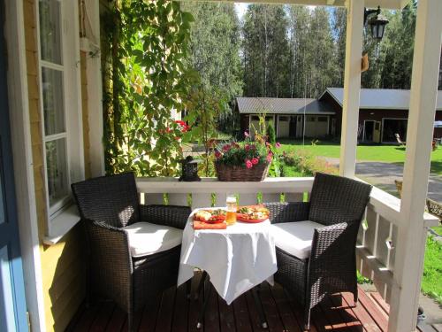 Food and beverages, Bear Manor B&B in Kannonkoski Food and beverages, Bear Manor B&B in Kannonkoski