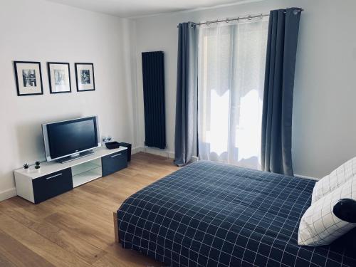 Guestroom, Oak'Wood in Garancieres Guestroom, Oak'Wood in Garancieres