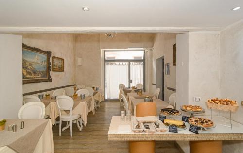 餐飲選擇, 盧卡樂萊斯B&B民宿 (B&B Relais Inn Lucca) in 盧卡 餐飲選擇, 盧卡樂萊斯B&B民宿 (B&B Relais Inn Lucca) in 盧卡