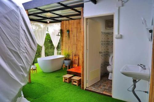 Bathroom, หุบเขาโฮมสเตย์ in Mae Taeng Bathroom, หุบเขาโฮมสเตย์ in Mae Taeng
