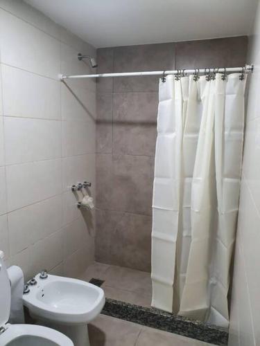 Bathroom, Departamento en Rosario. in España Y Hospitales Bathroom, Departamento en Rosario. in España Y Hospitales