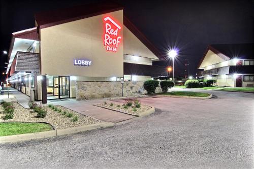 Vista exterior, Red Roof Inn Springfield, IL in Springfield City Center Vista exterior, Red Roof Inn Springfield, IL in Springfield City Center