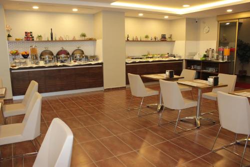 อาหารและเครื่องดื่ม, Hotel Osaka Airport in บากึร์กอย อาหารและเครื่องดื่ม, Hotel Osaka Airport in บากึร์กอย