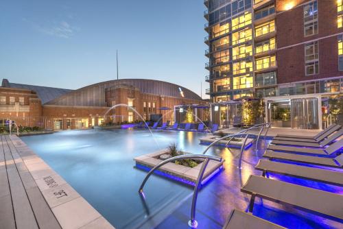 Nearby attraction, Downtown Dallas Apt with View Walking Distance to AAC with Free Parking Pool Wifi in Victory Park Nearby attraction, Downtown Dallas Apt with View Walking Distance to AAC with Free Parking Pool Wifi in Victory Park