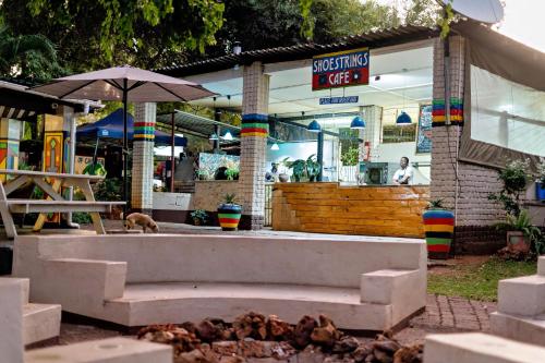 Food and beverages, Shoestrings Backpackers in Victoria Falls Food and beverages, Shoestrings Backpackers in Victoria Falls