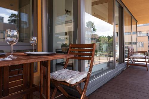 beranda/teres, New Exclusive 2BD apartment by the sea in Saulkrasti beranda/teres, New Exclusive 2BD apartment by the sea in Saulkrasti