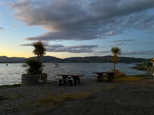 Beach, Beautiful Upper Apartment/Stunning Sea Views, Isle of Bute in Port Bannatyne Beach, Beautiful Upper Apartment/Stunning Sea Views, Isle of Bute in Port Bannatyne
