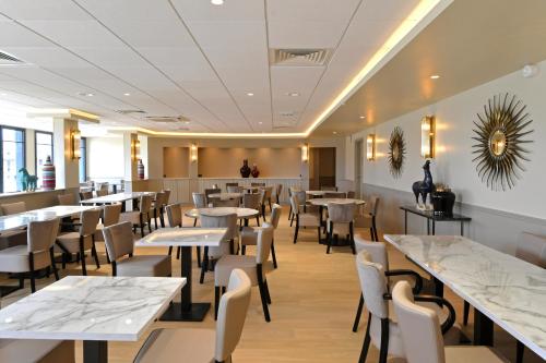 Restaurant, Residence MONTANA CLAMART in Clamart Restaurant, Residence MONTANA CLAMART in Clamart