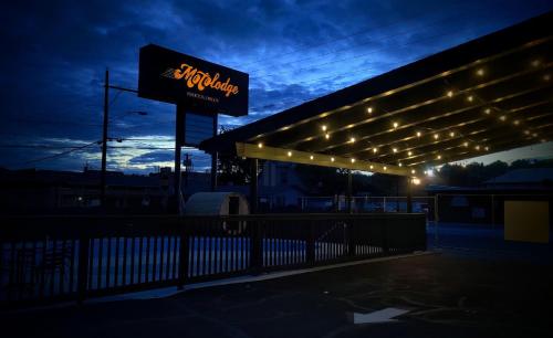 A szálláshely kívülről, Motolodge in Pendleton (Oregon) A szálláshely kívülről, Motolodge in Pendleton (Oregon)
