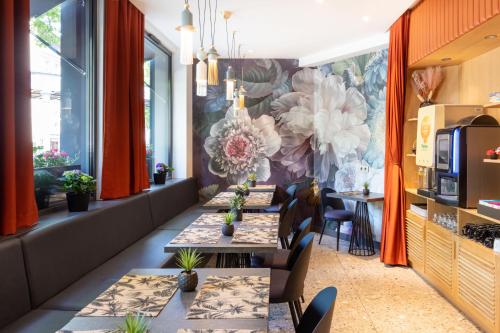 Food and beverages, Hotel Prince Albert Lyon Bercy near Paris Bercy Train Station Food and beverages, Hotel Prince Albert Lyon Bercy near Paris Bercy Train Station