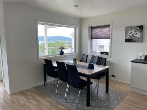 Sadržaji, Veien til Senja in Finnsnes Sadržaji, Veien til Senja in Finnsnes